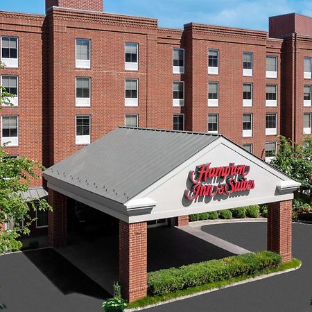 Hampton Inn & Suites Charlottesville At The University Exterior photo